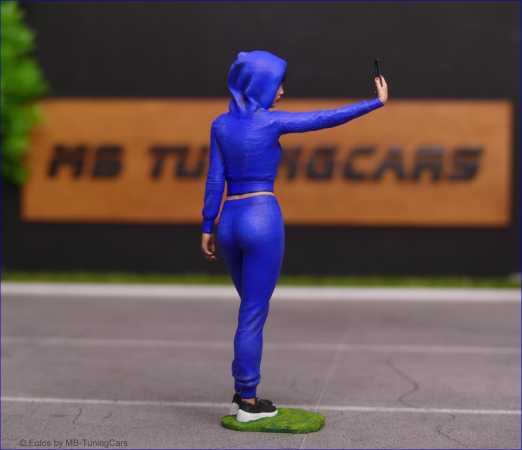 1:18 Selfie Girl - Handgemacht - 3D - Unikate -